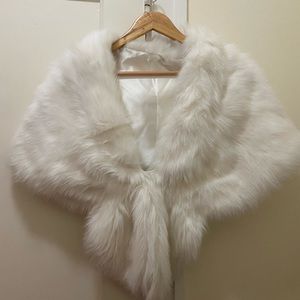 Women’s Faux Fur Shawl